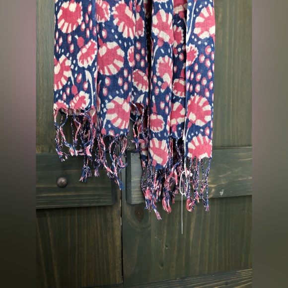 NWT Rockflowerpaper sheer scarf - Picture 3 of 4
